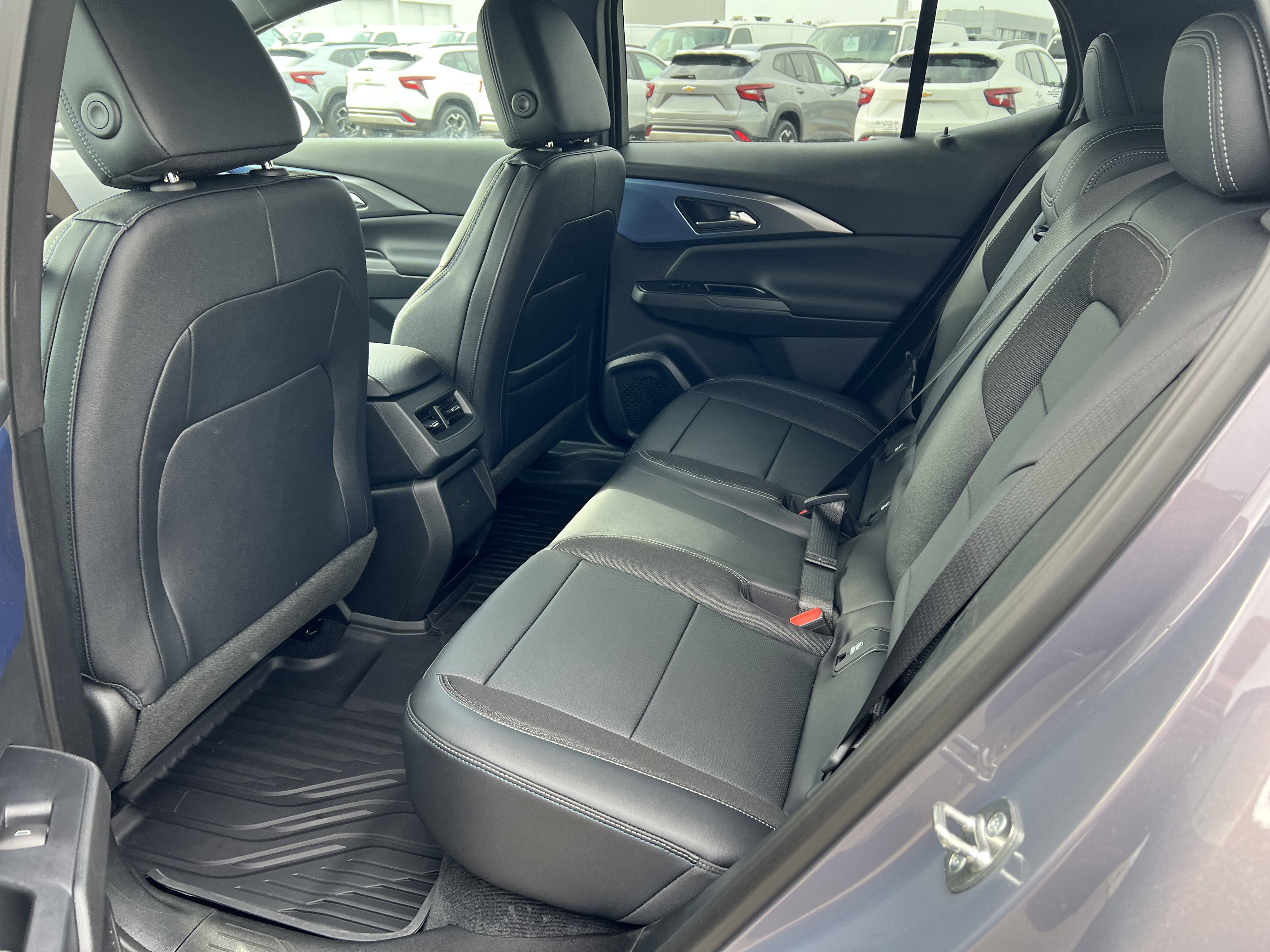 New 2026 Chevrolet Equinox EV LT AWD/4WD image 39