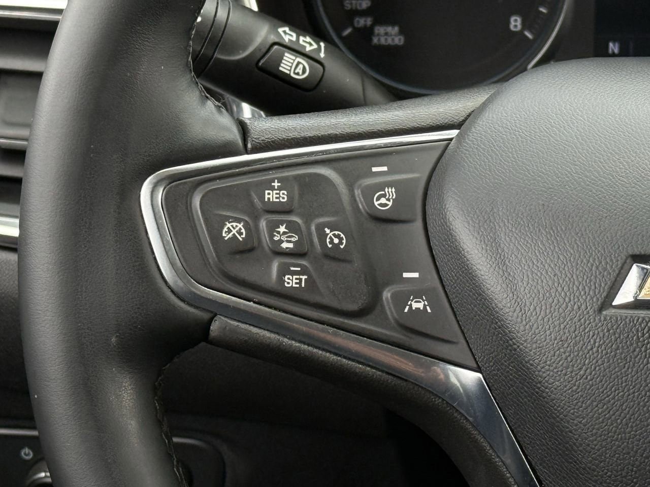 Used 2024 Chevrolet Equinox Premier image 11
