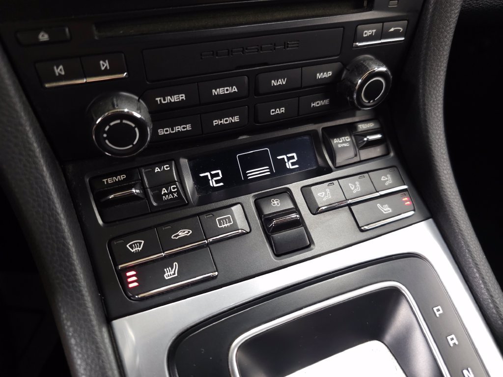 Used 2019 Porsche 718 Boxster RWD image 24