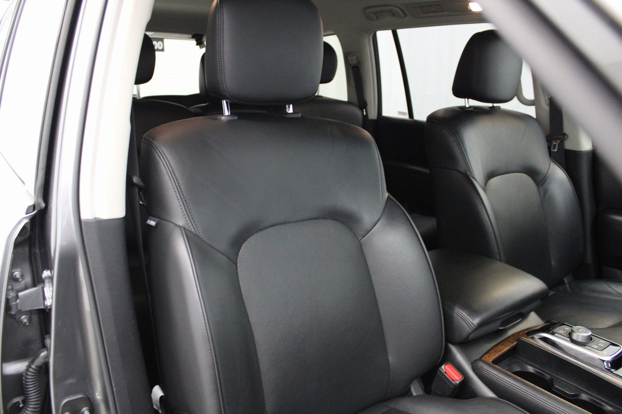 Used 2024 Nissan Armada SL image 33