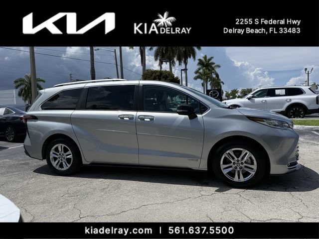 Used 2021 Toyota Sienna Limited FWD image 1
