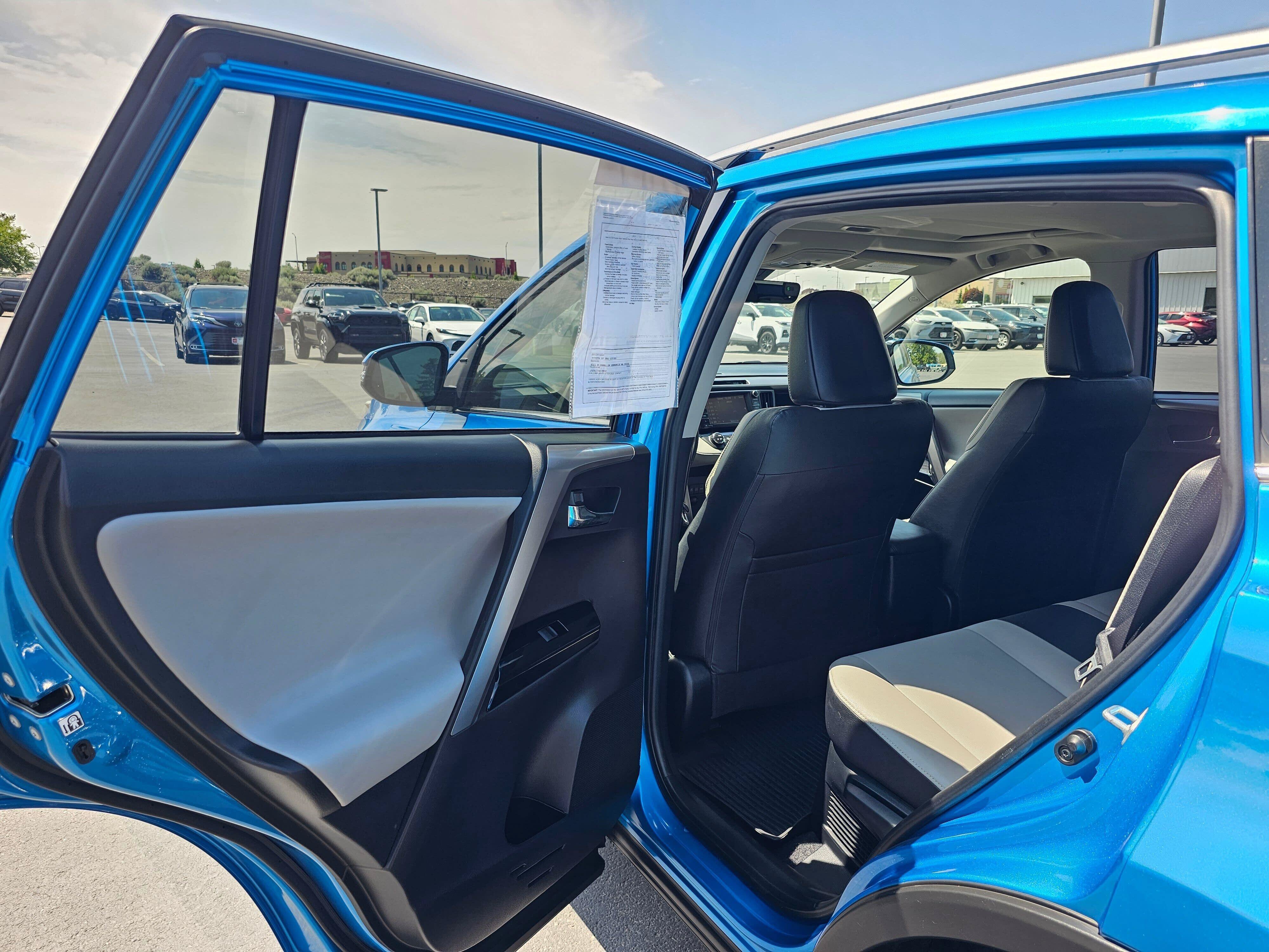 Used 2018 Toyota RAV4 Limited w/ Advanced Technology Package AWD/4WD image 16