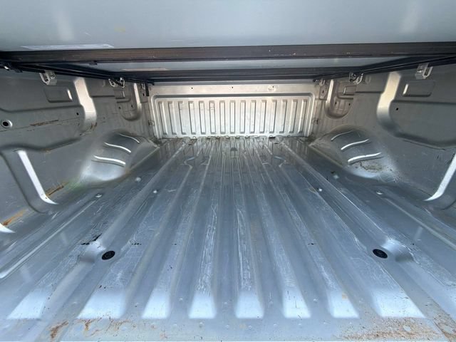 Used 2017 Nissan Titan SV RWD image 12