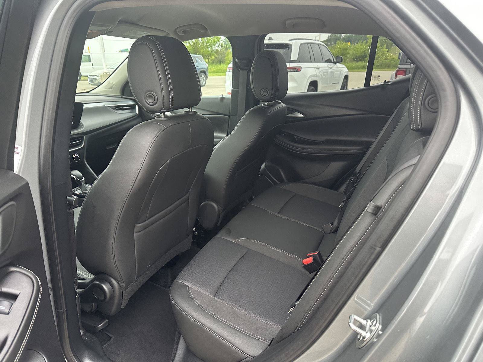 Used 2025 Buick Encore GX Preferred AWD/4WD image 11