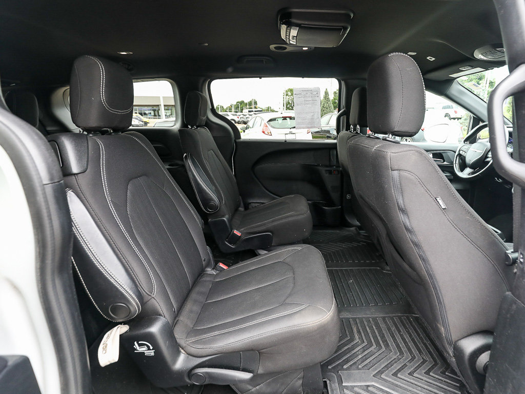 Used 2018 Chrysler Pacifica Touring Plus w/ S Appearance Package FWD image 21