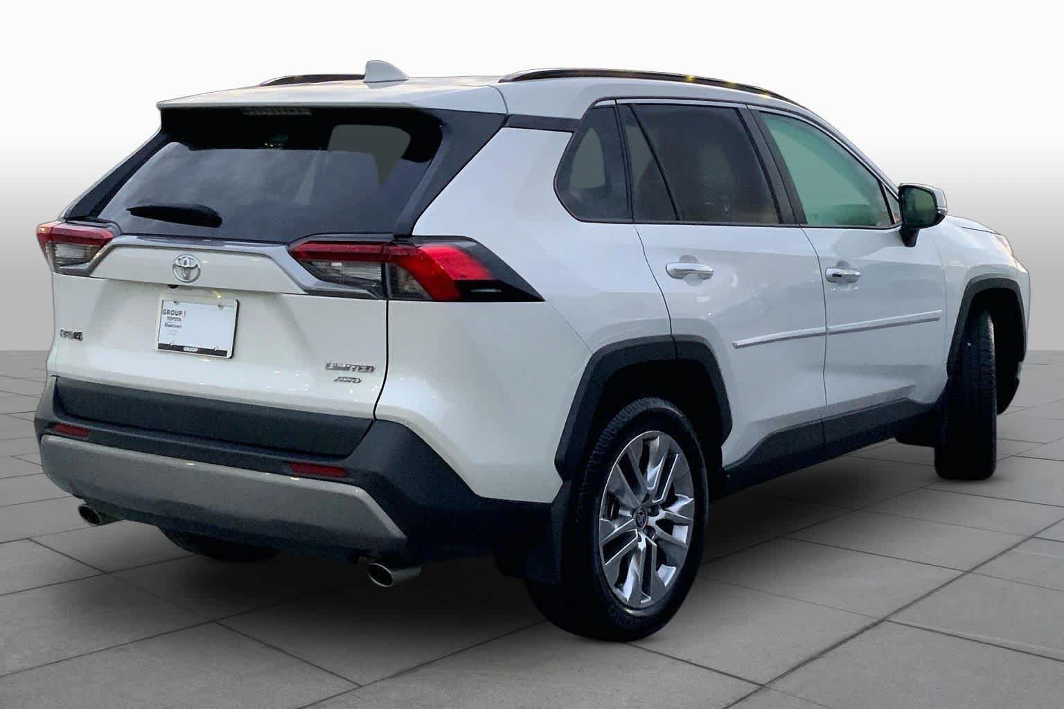 Used 2022 Toyota RAV4 Limited w/ Limited Grade Weather Package AWD/4WD image 13