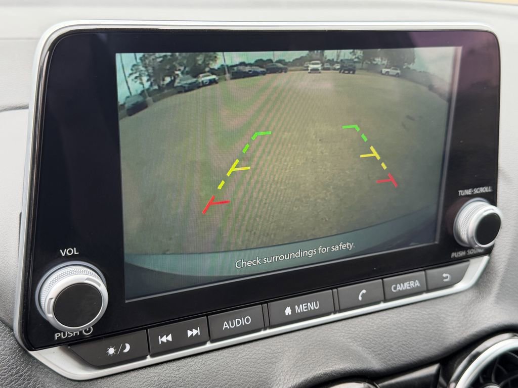 Used 2025 Nissan Sentra SV FWD image 18