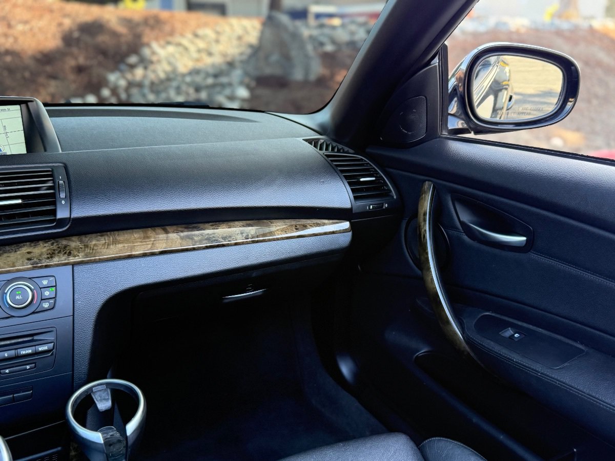 Used 2012 BMW 135i Convertible RWD image 19
