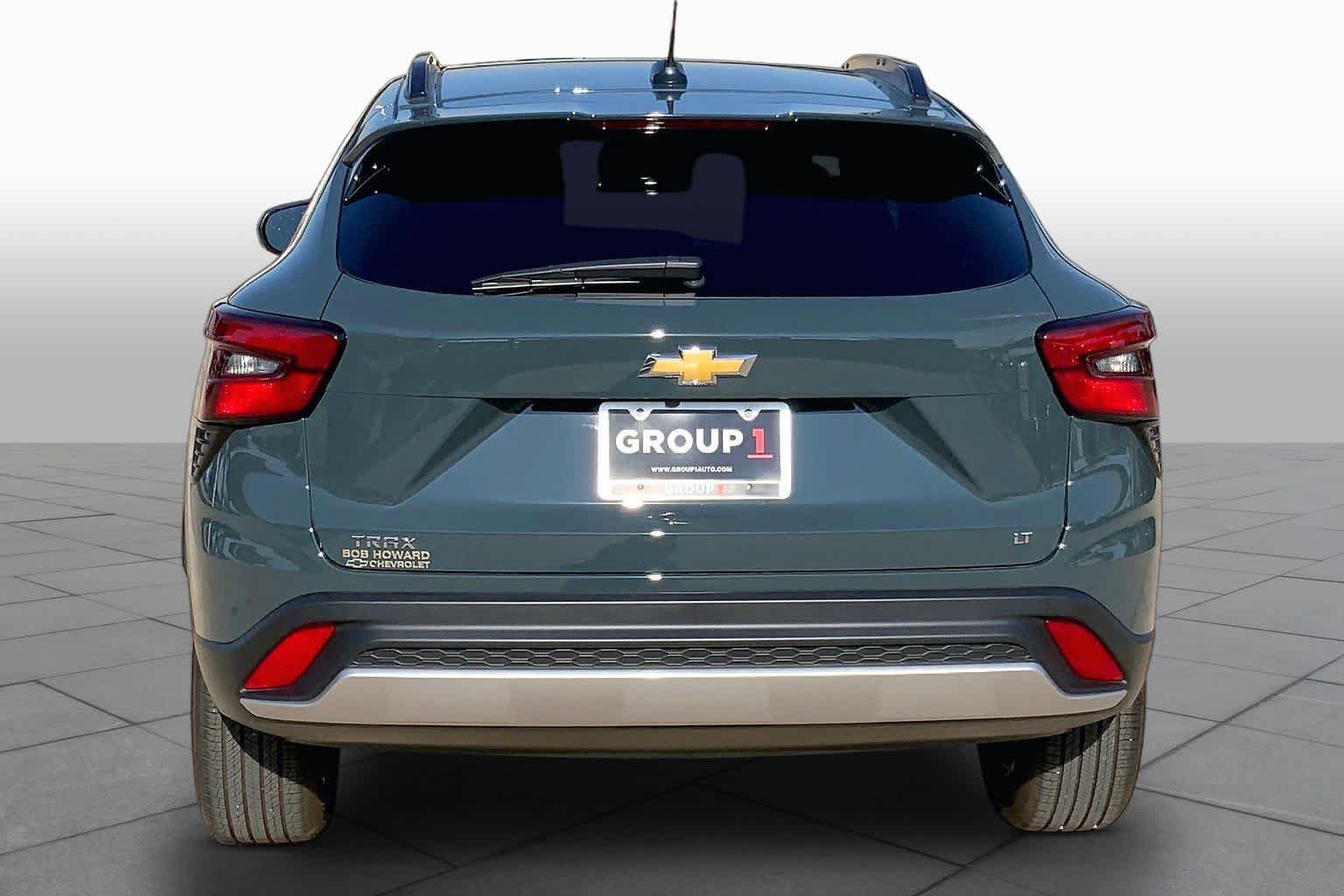 Used 2026 Chevrolet Trax LT w/ Sunroof Package FWD image 4