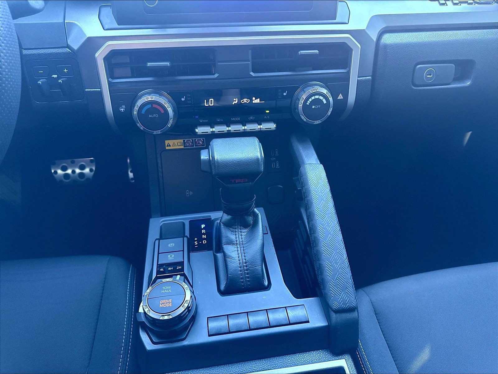 Used 2024 Toyota Tacoma TRD Sport w/ TRD Sport Upgrade Package AWD/4WD image 36