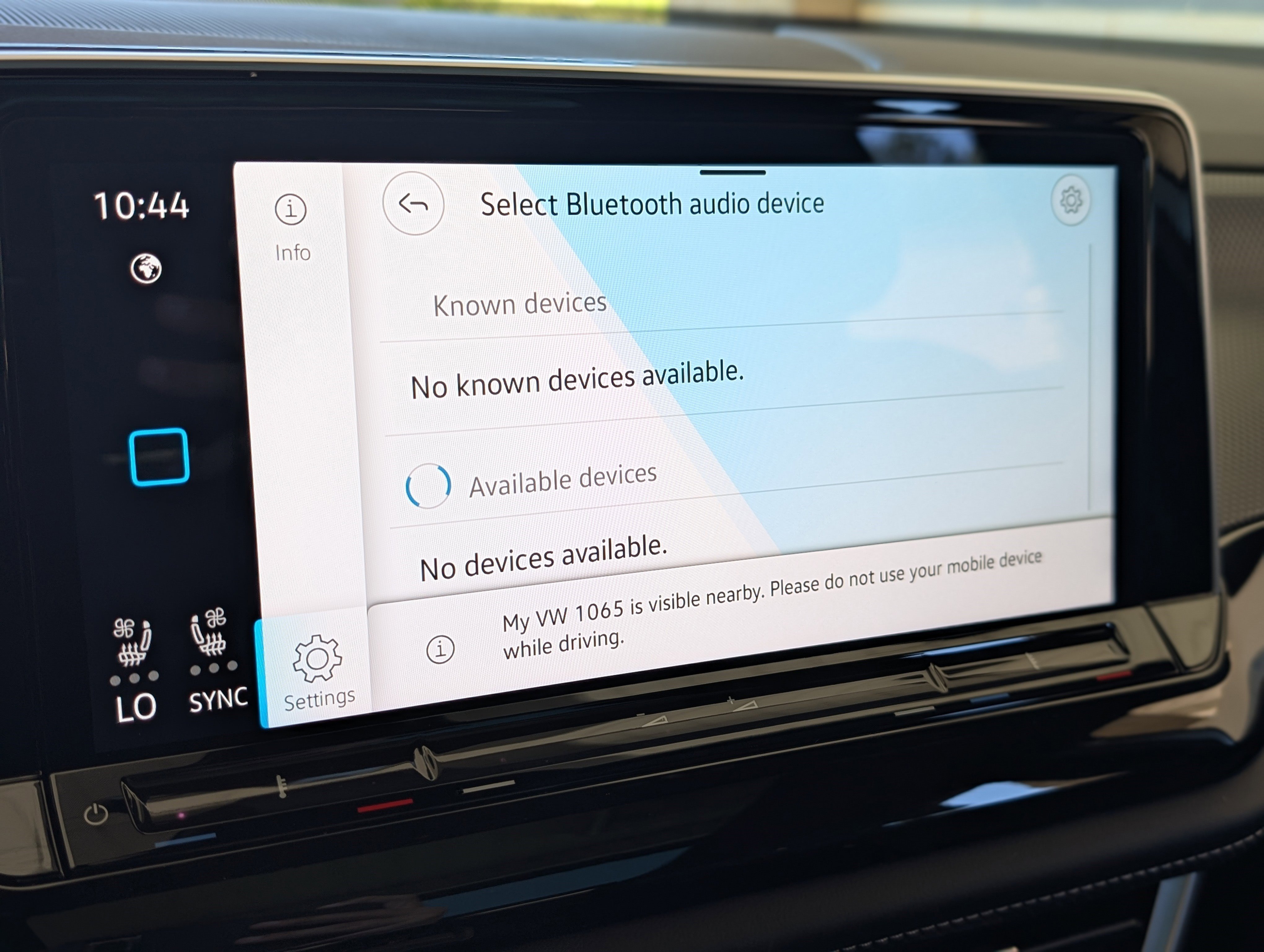 Used 2025 Volkswagen Atlas Cross Sport SEL image 29