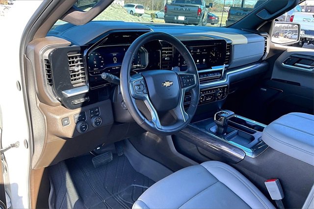 Used 2024 Chevrolet Silverado 1500 LTZ w/ LTZ Premium Package image 14