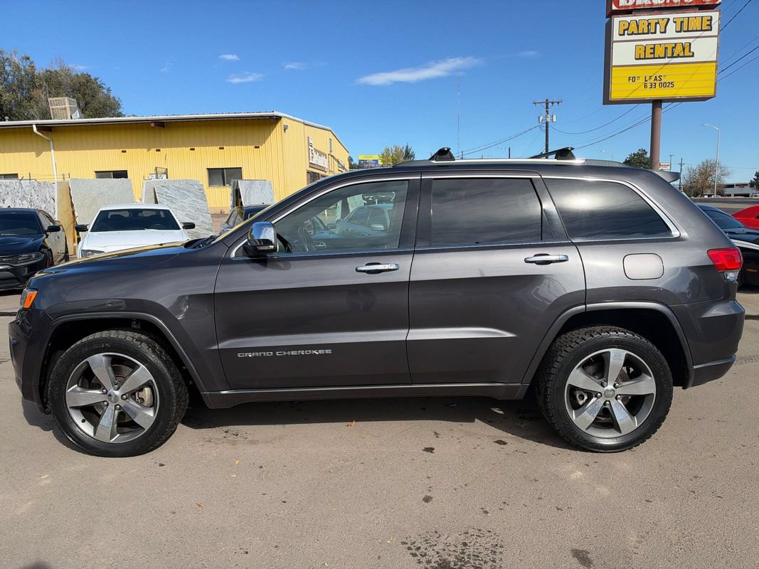 Used 2016 Jeep Grand Cherokee Overland w/ Advanced Technology Group AWD/4WD image 4