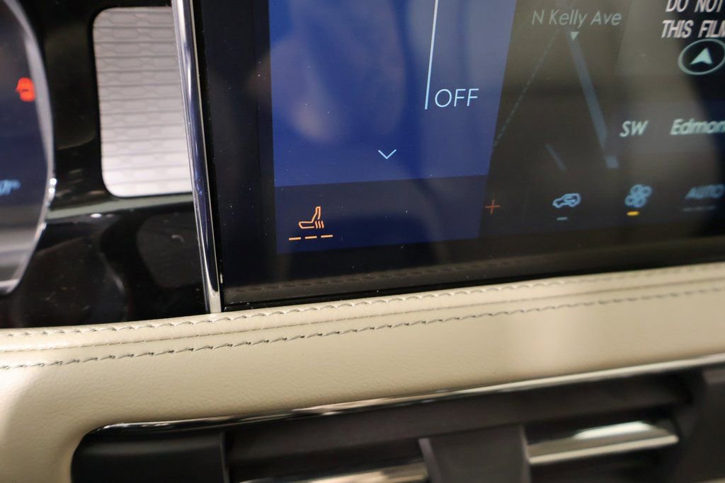 New 2026 Lincoln Corsair Premiere image 8