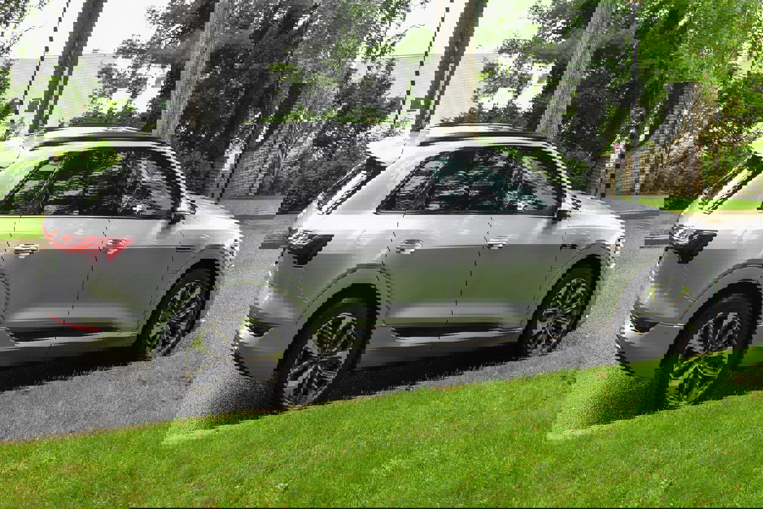 Used 2021 Audi e-tron Premium Plus w/ Premium Plus Package image 9