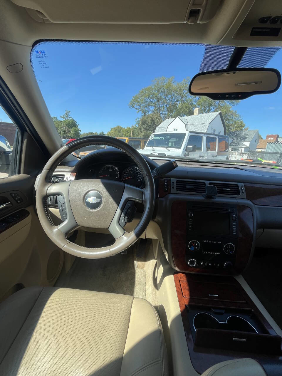 Used 2011 Chevrolet Suburban LTZ image 20