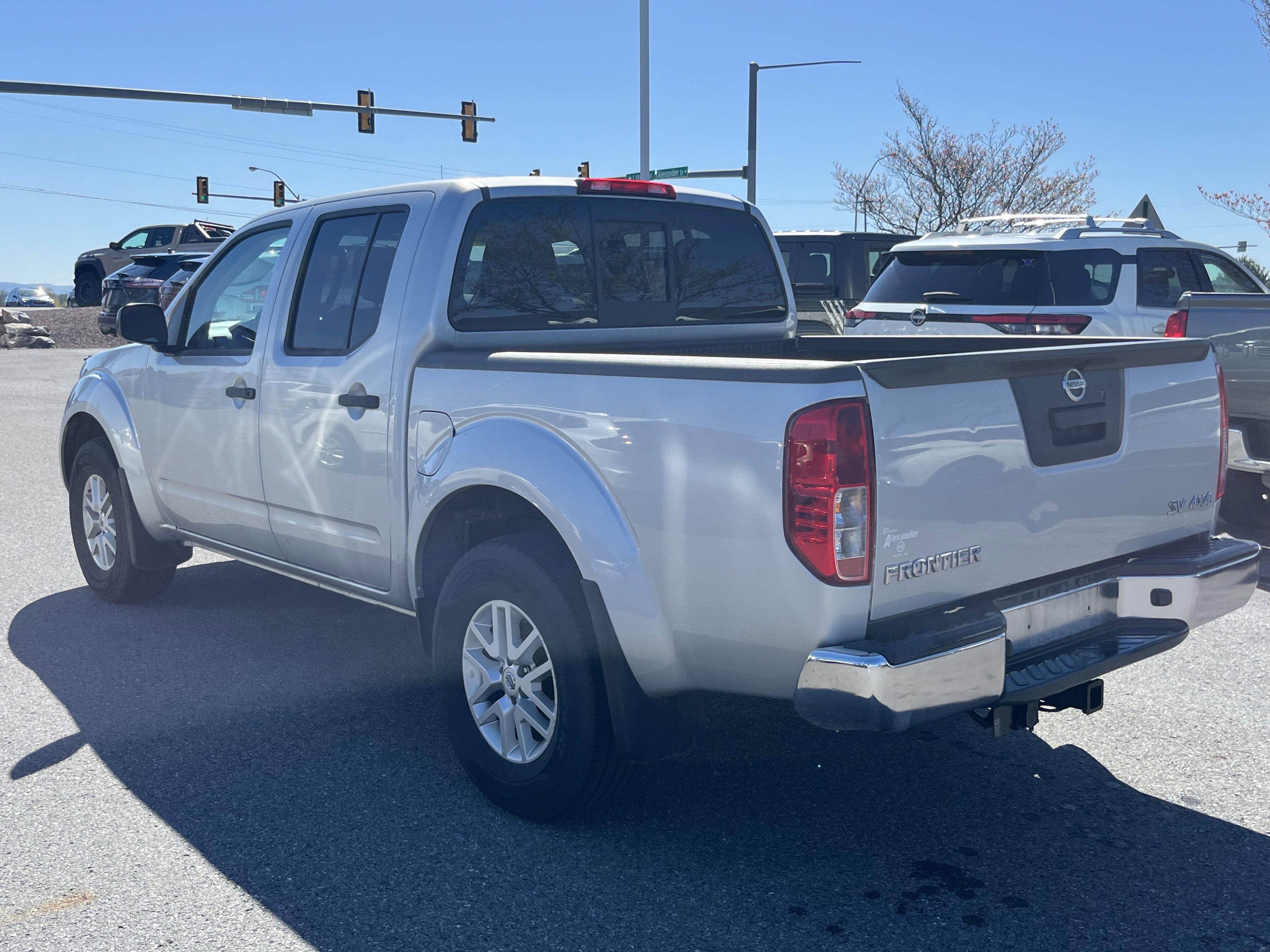 Used 2020 Nissan Frontier SV w/ SV Utility Package AWD/4WD image 7