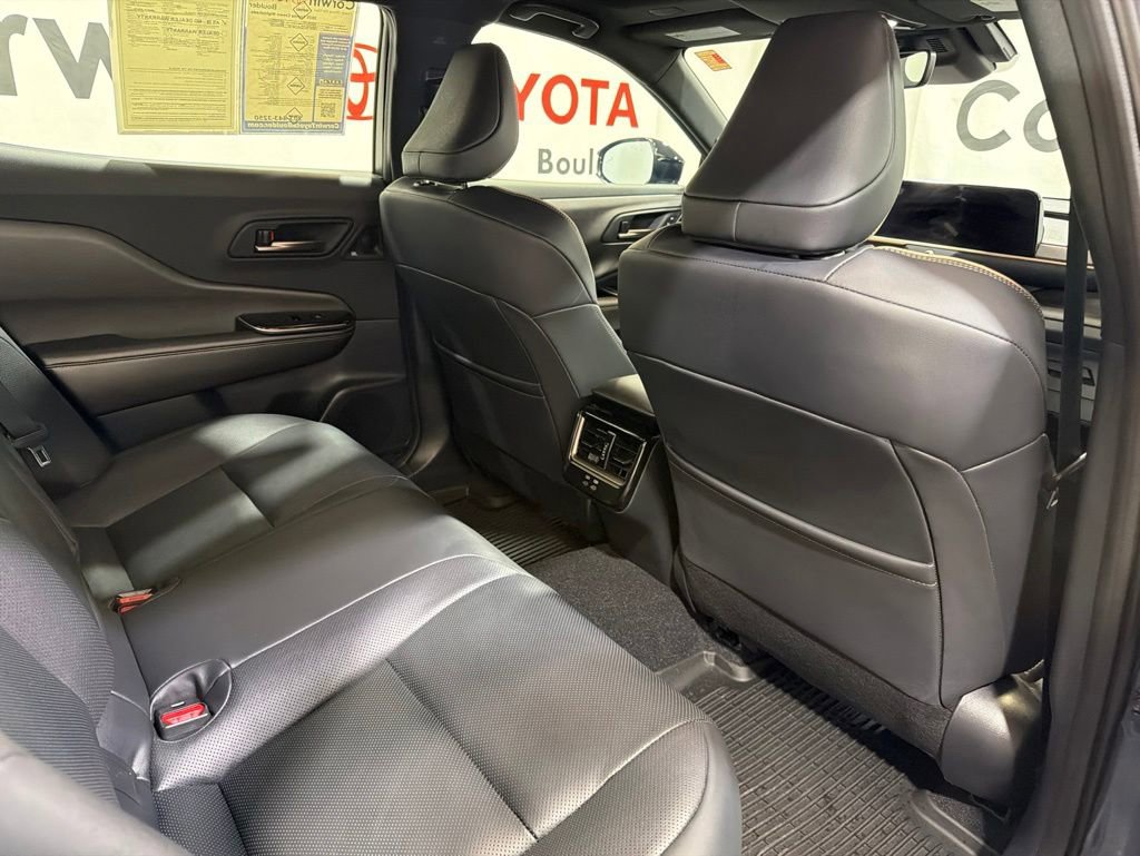 Used 2025 Toyota Crown AWD/4WD image 14