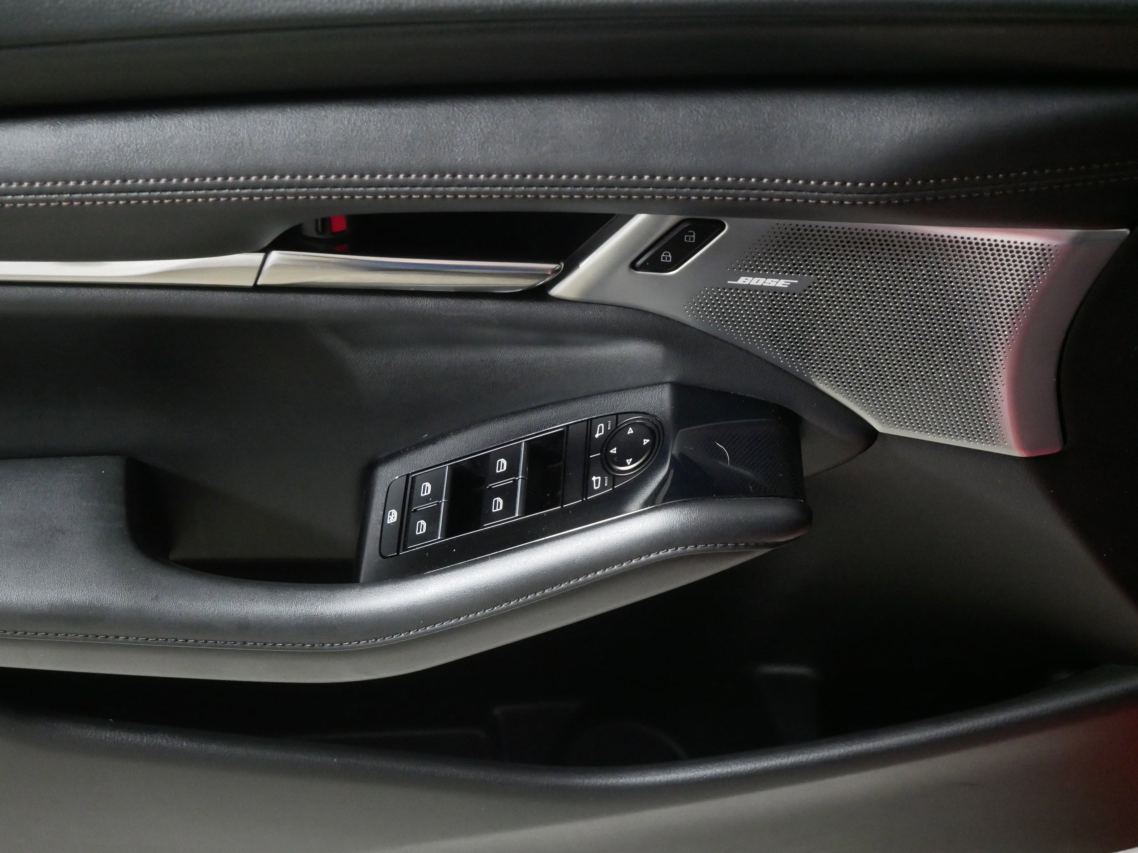 Used 2021 MAZDA MAZDA3 Hatchback w/Premium Plus Pkg image 19