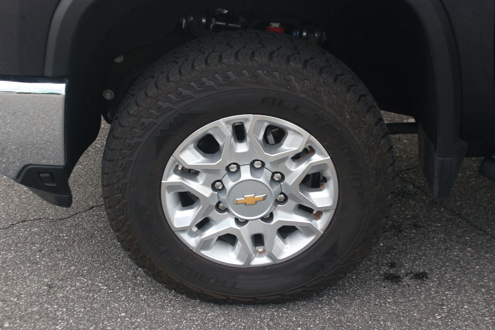 Used 2024 Chevrolet Silverado 2500 LTZ w/ LTZ Convenience Package AWD/4WD image 42