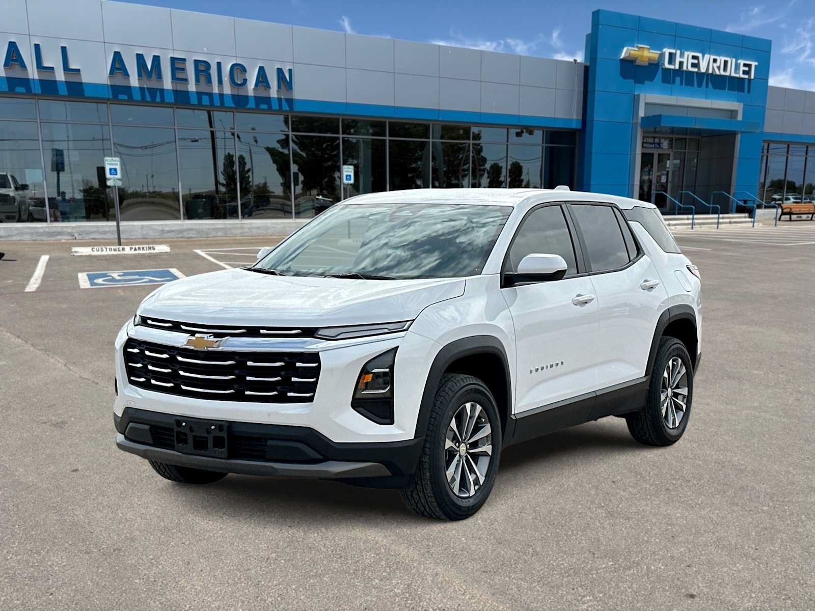 Used 2026 Chevrolet Equinox LT FWD image 4