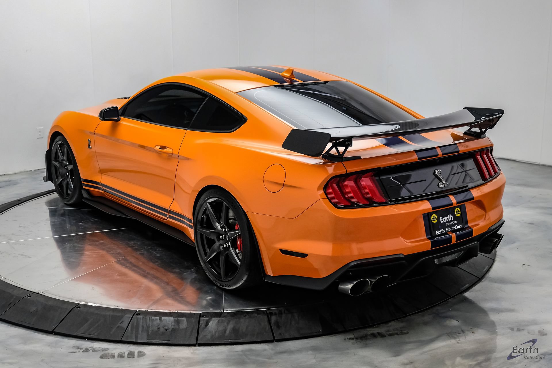 Used 2020 Ford Mustang Shelby GT500 w/ Carbon Fiber Track Pack RWD image 14