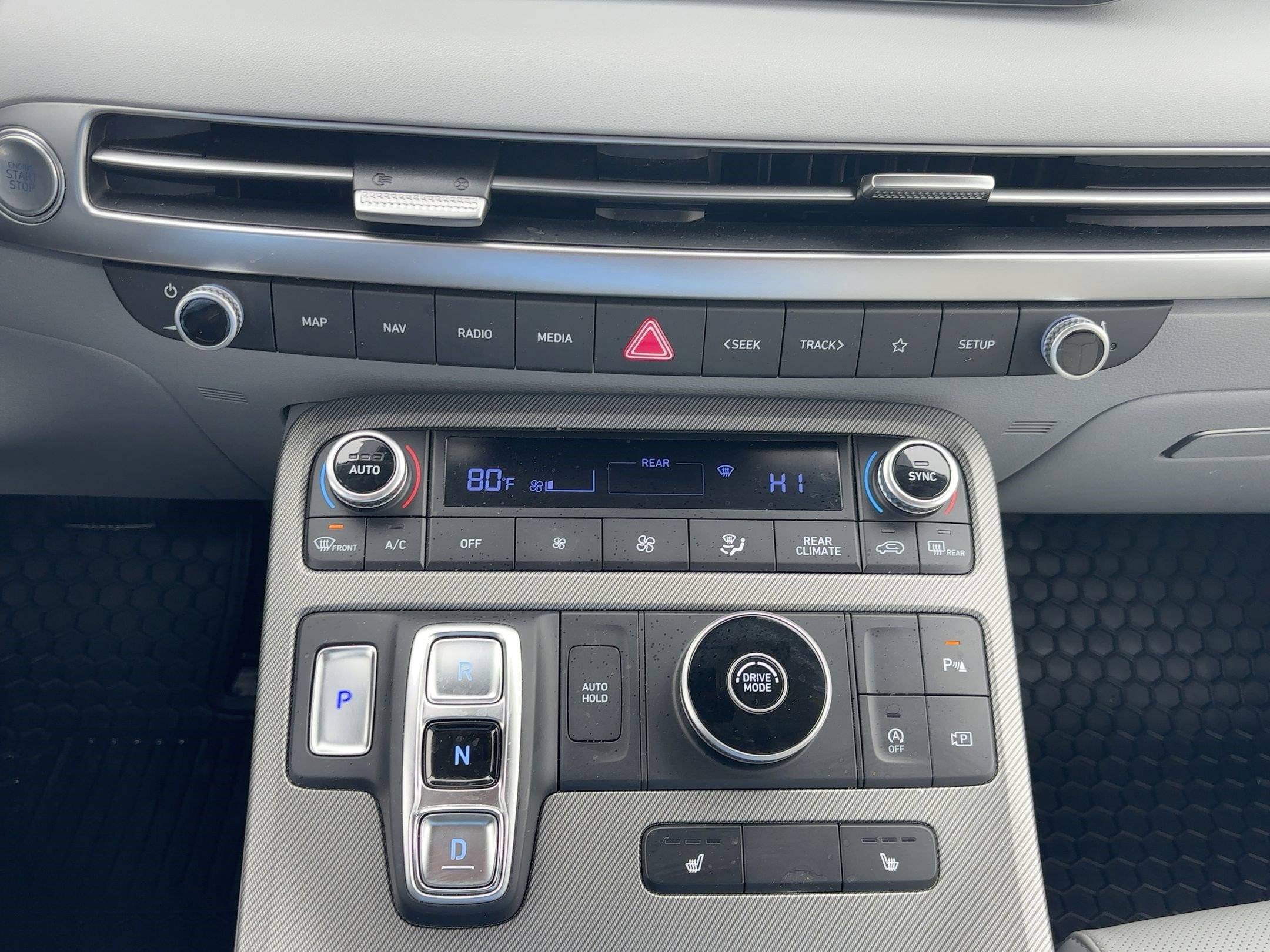 Used 2024 Hyundai Palisade SEL image 25