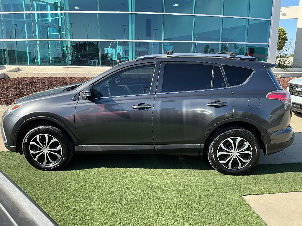 Used 2017 Toyota RAV4 LE image 4