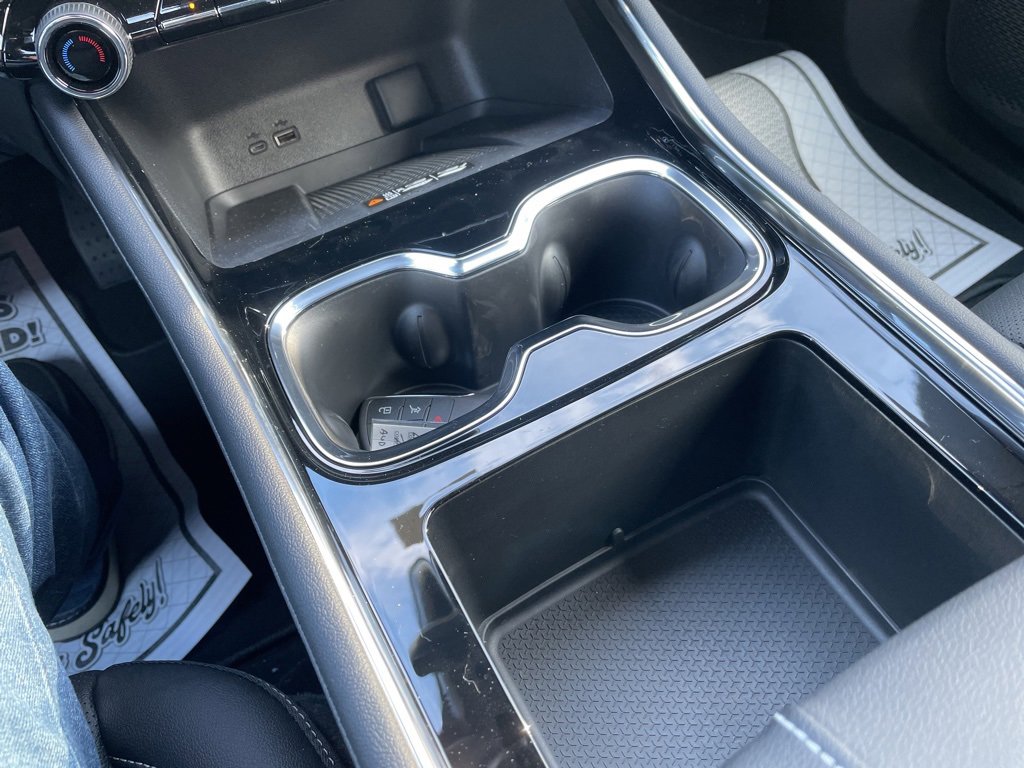 New 2026 Chevrolet Traverse LT w/ Midnight/Sport Edition image 8