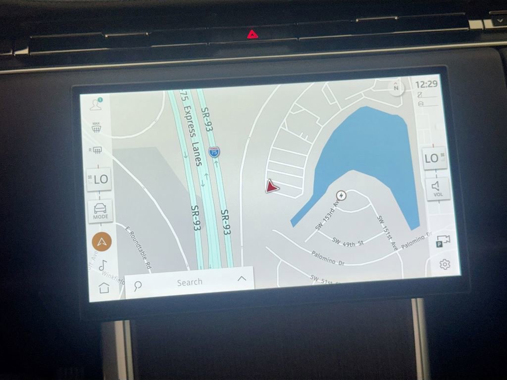 New 2026 Land Rover Range Rover SE image 13