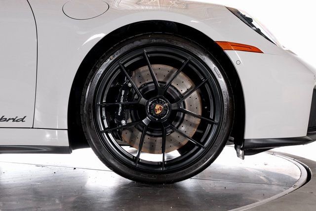 Certified 2026 Porsche 911 Targa 4 GTS image 14