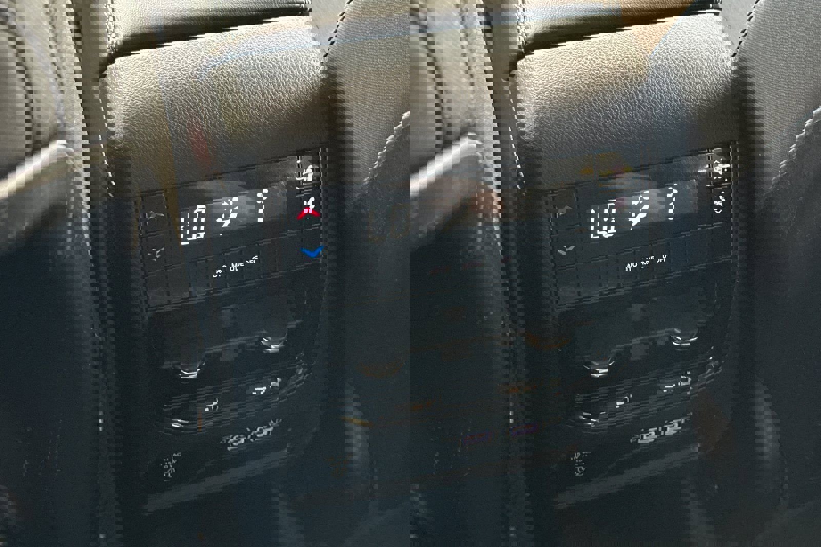 Used 2021 Jeep Grand Cherokee L Laredo w/ Luxury Tech Group I image 14