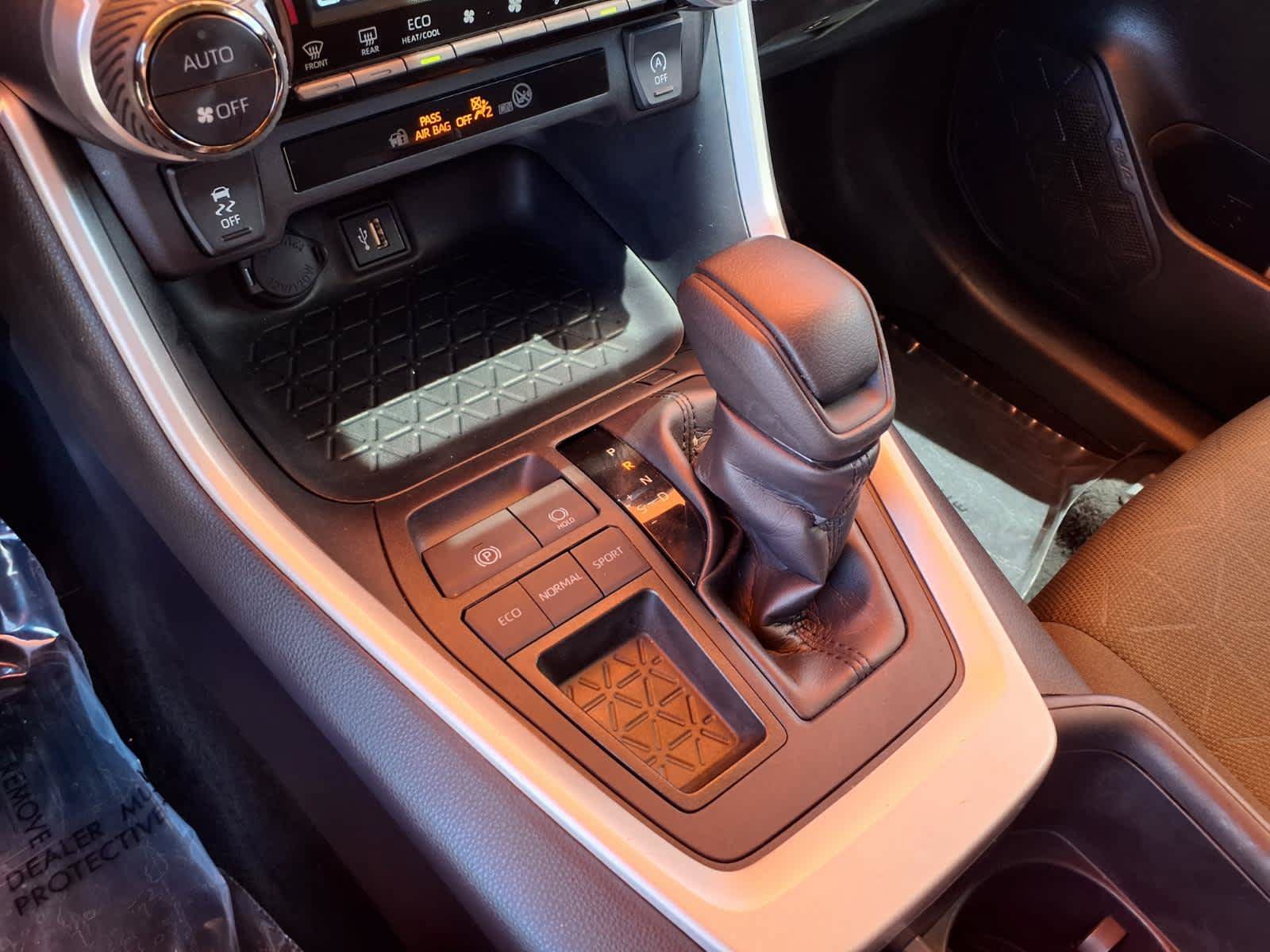 Certified 2025 Toyota RAV4 XLE FWD image 25