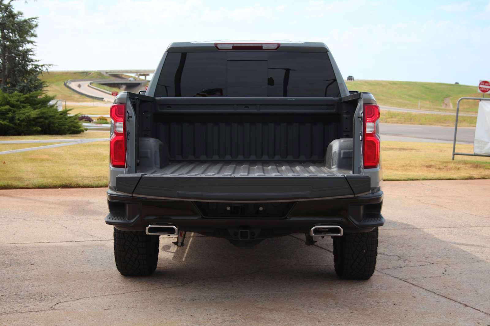 Used 2024 Chevrolet Silverado 1500 LT Trail Boss w/ Convenience Package II AWD/4WD image 13