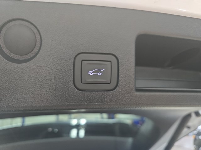 New 2026 Chevrolet Equinox RS w/ Convenience Package III FWD image 16