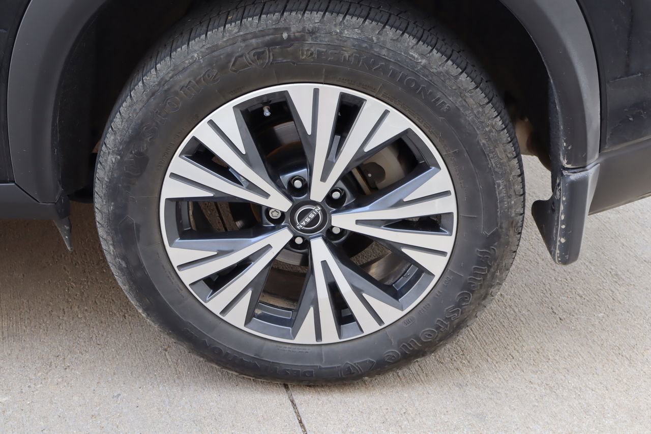 Used 2023 Nissan Rogue SV FWD image 27