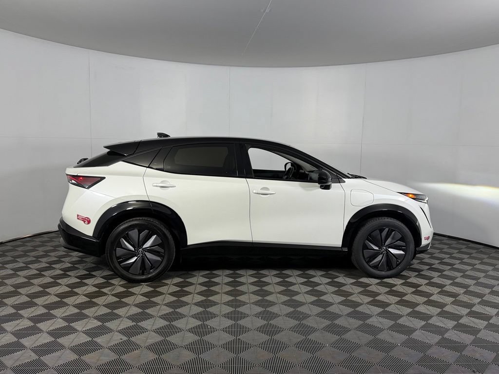 Used 2023 Nissan Ariya AWD image 7
