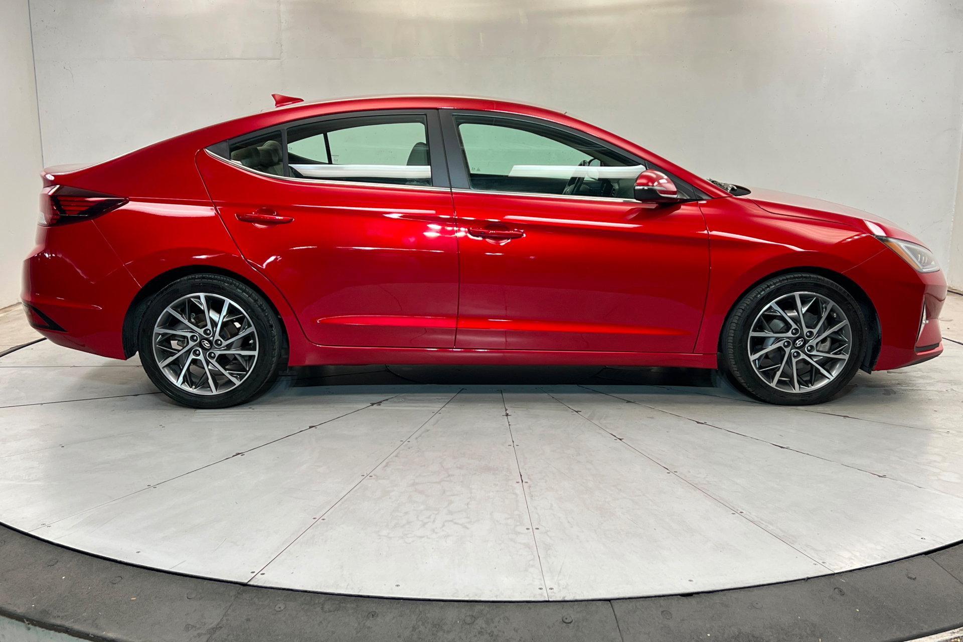 Used 2020 Hyundai Elantra Limited FWD image 6