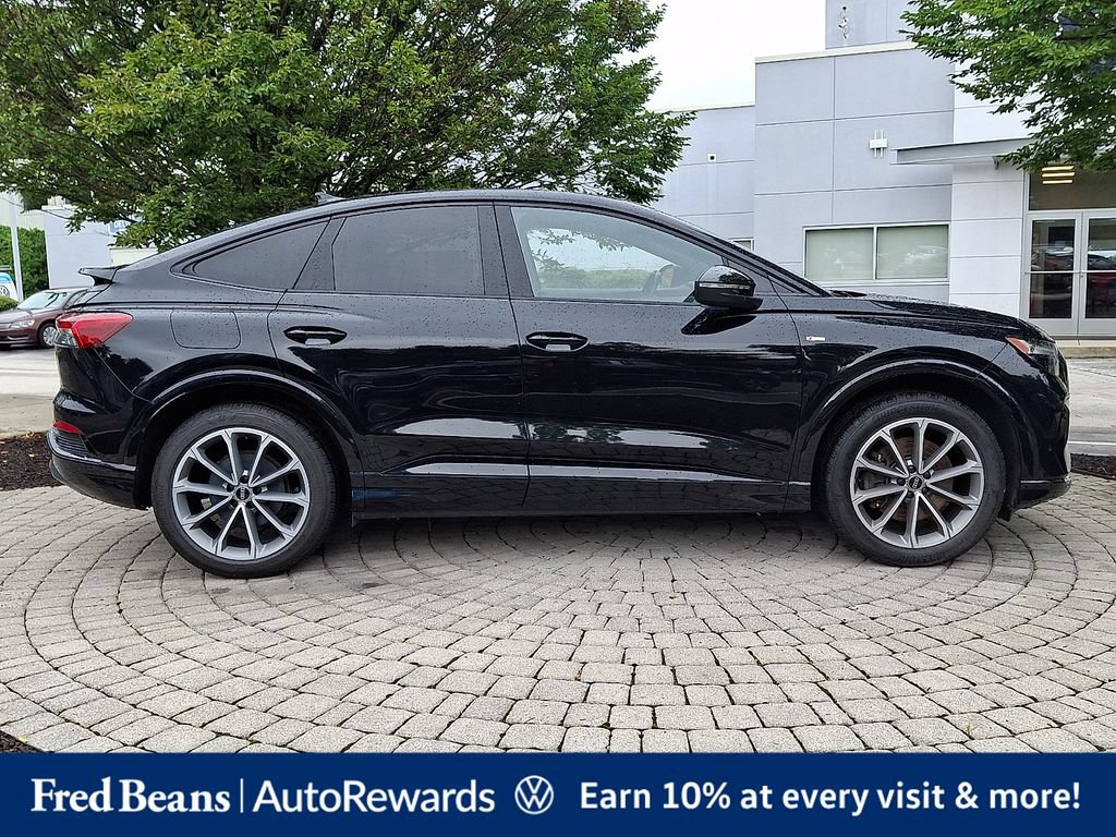 Used 2022 Audi Q4 e-tron Premium Plus w/ Premium Plus AWD/4WD image 9