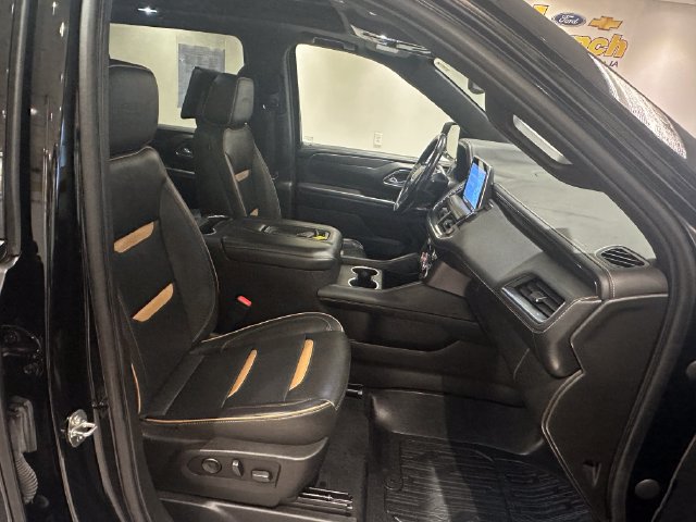 Used 2021 GMC Yukon XL AT4 w/ AT4 Premium Plus Package AWD/4WD image 8