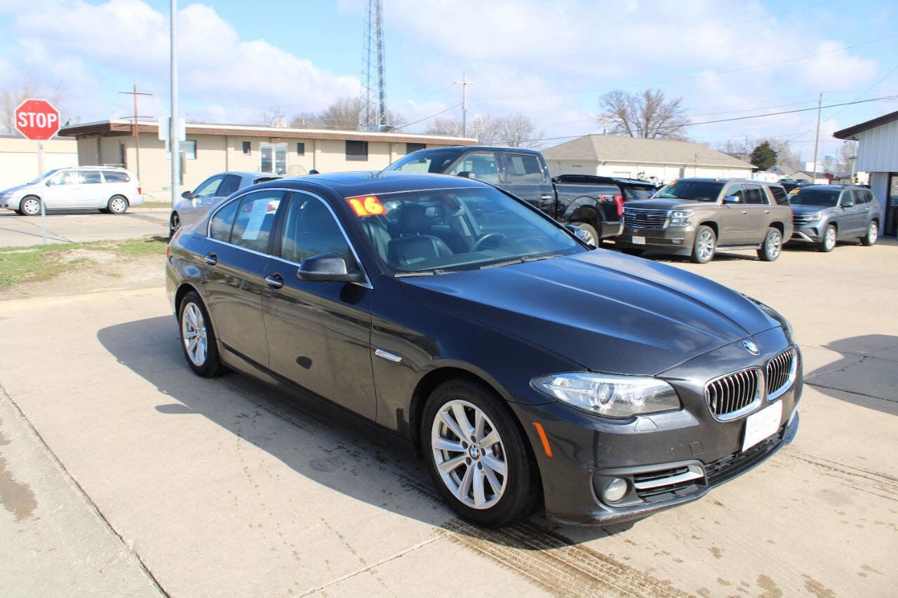 Used 2016 BMW 528i xDrive Sedan AWD/4WD image 2