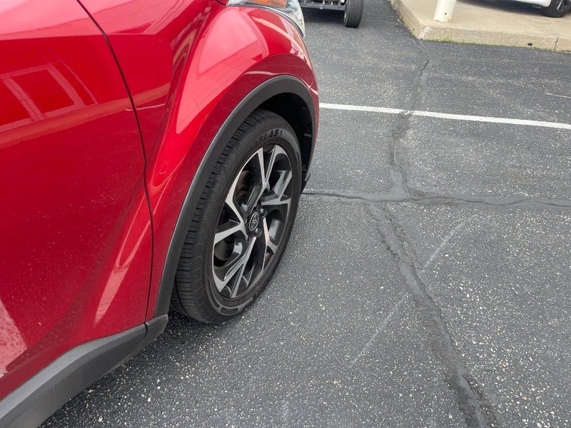 Used 2021 Toyota C-HR XLE FWD image 5