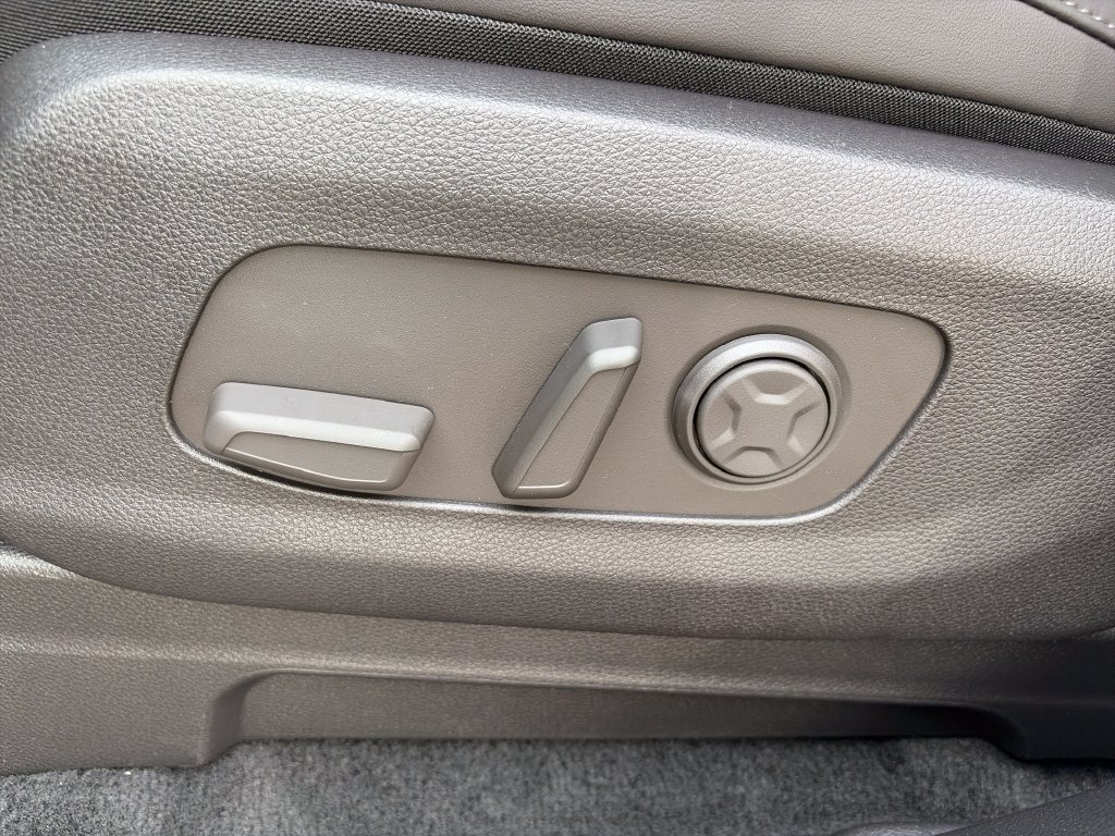 New 2027 Kia Carnival FWD image 15