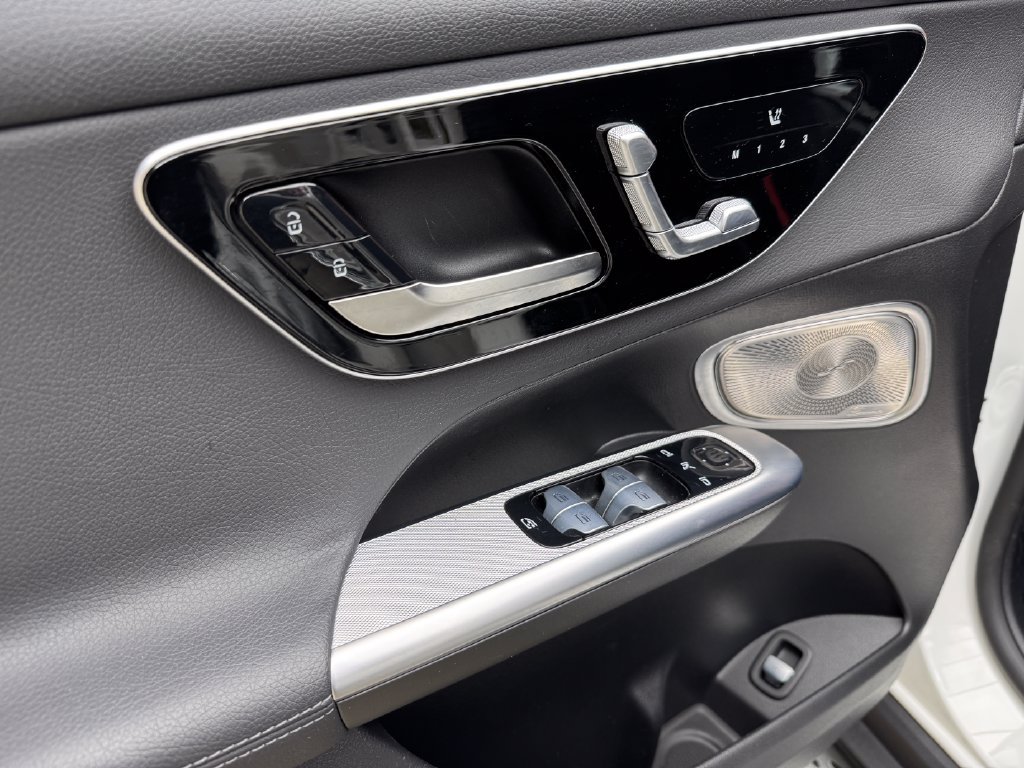 Certified 2025 Mercedes-Benz GLC 300 4MATIC image 11