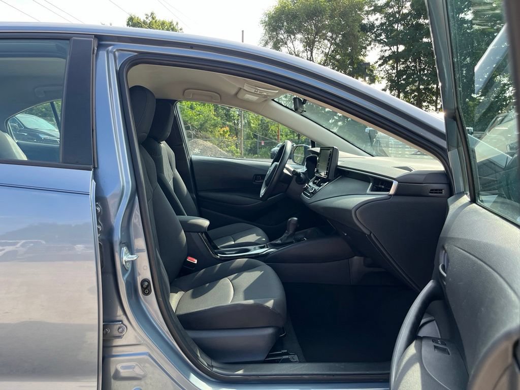 Used 2022 Toyota Corolla LE w/ LE Convenience Package FWD image 32