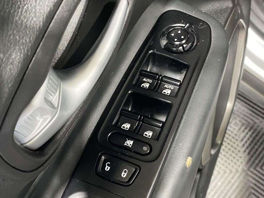 Used 2021 Jeep Renegade Limited w/ Trailer Tow Group AWD/4WD image 19