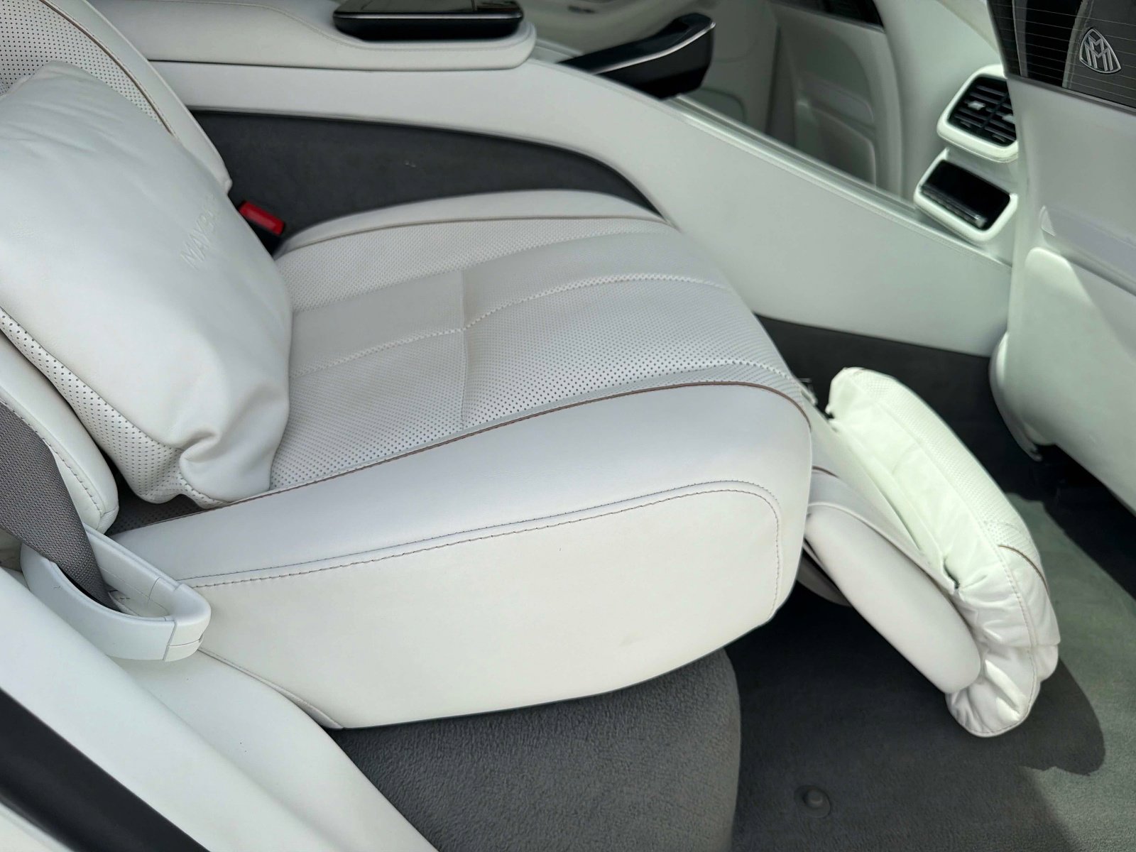 Used 2023 Mercedes-Benz Maybach GLS 600 4MATIC image 27