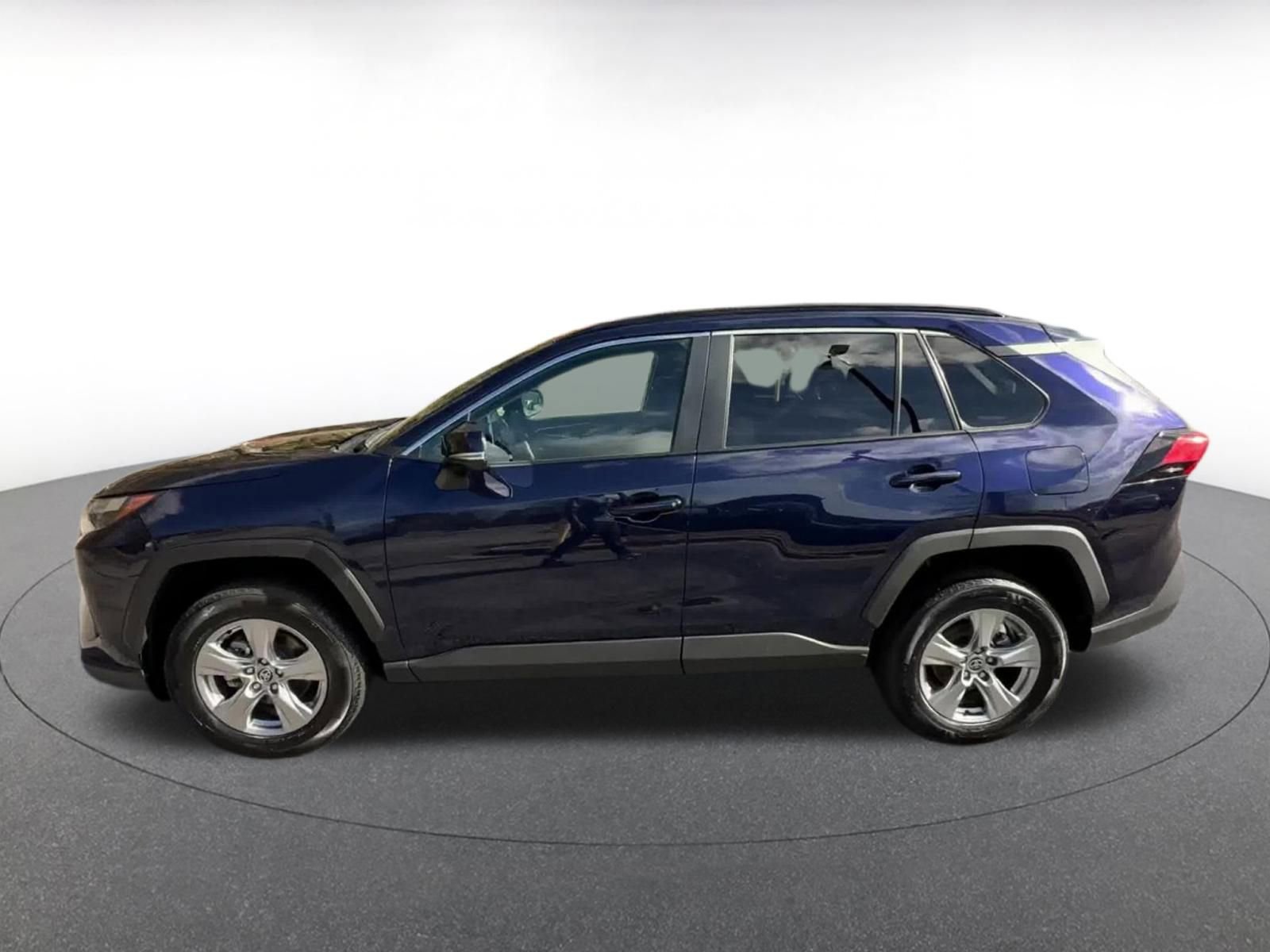 Used 2025 Toyota RAV4 XLE image 9