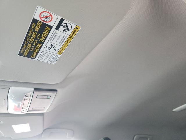 Used 2024 Mitsubishi Outlander AWD image 19