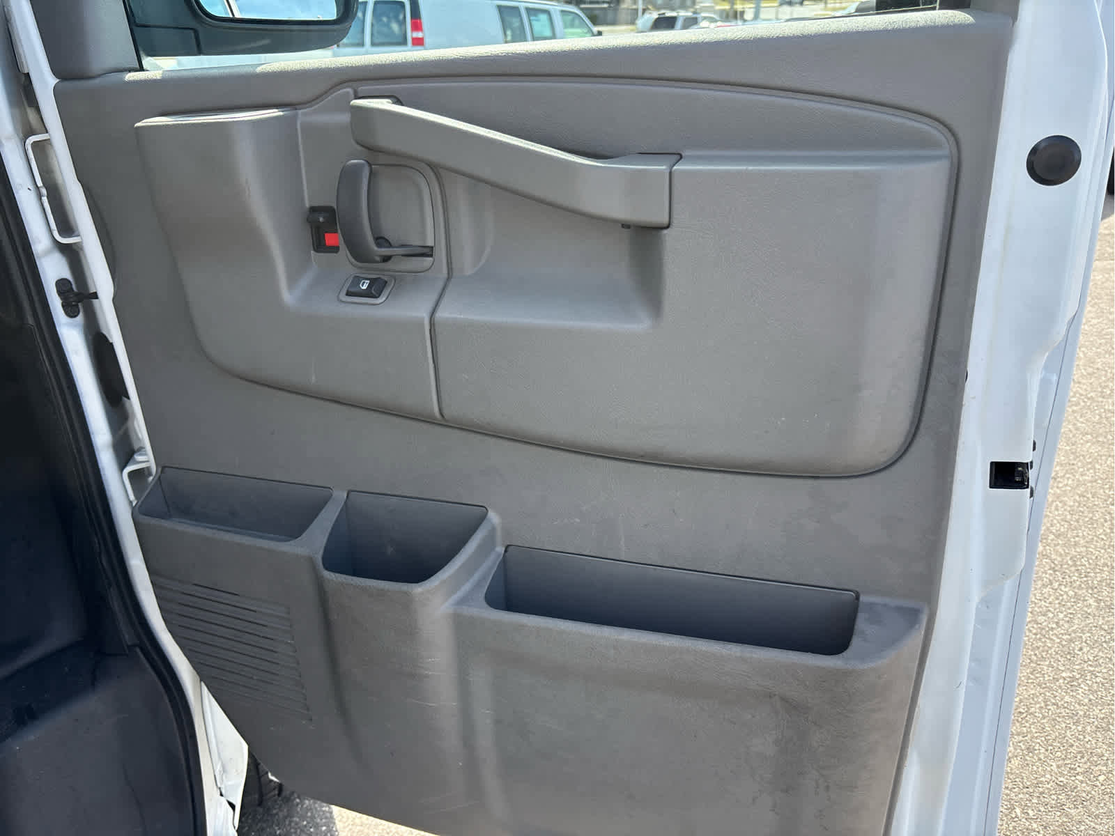 Used 2021 Chevrolet Express 3500 w/ Driver Convenience Package image 23